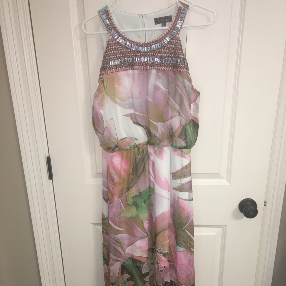 ❤️Gorgeous Luxology maxi dress with beaded top